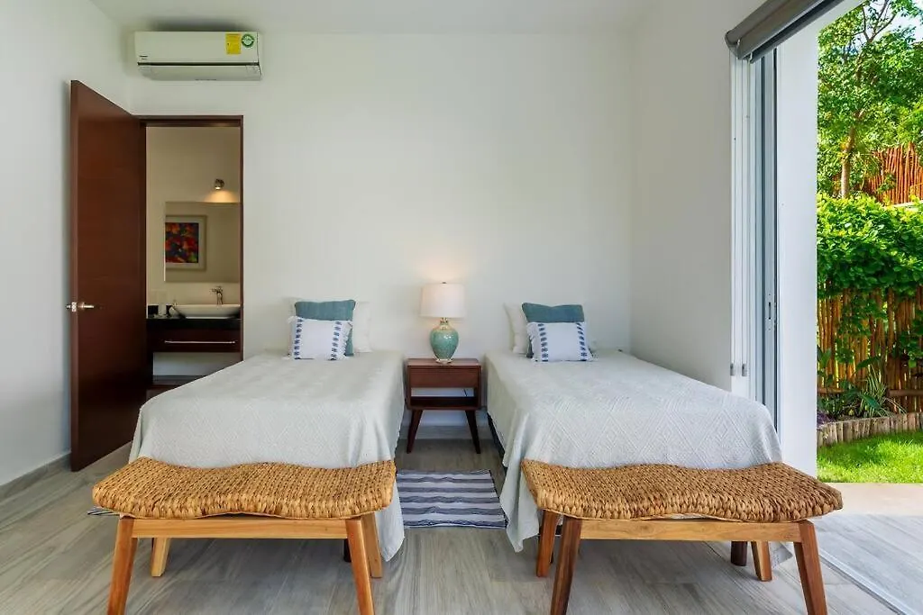 Luxury Private 3Bed Villa, Garden, Pool,Security 툴룸